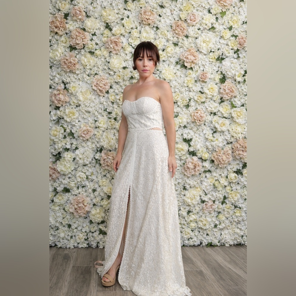 Lulus Eldoria White Lace Strapless Bustier Maxi Dress in Ivory Medium